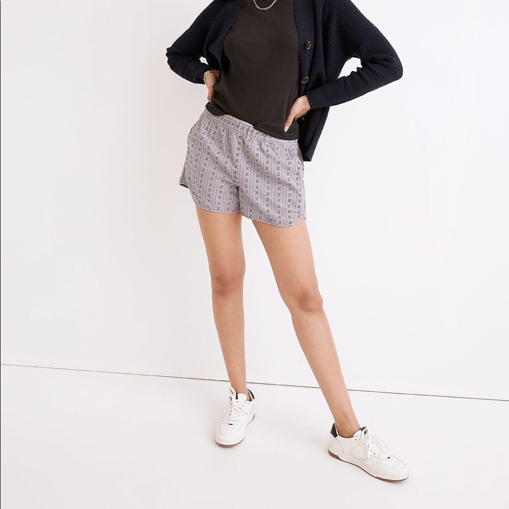 NWT- Madewell Pull-On Dolphin Shorts in Jacquard Stripe - Size XS